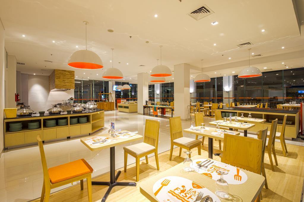 登巴萨哈里斯酒店 丹帕沙 外观 照片