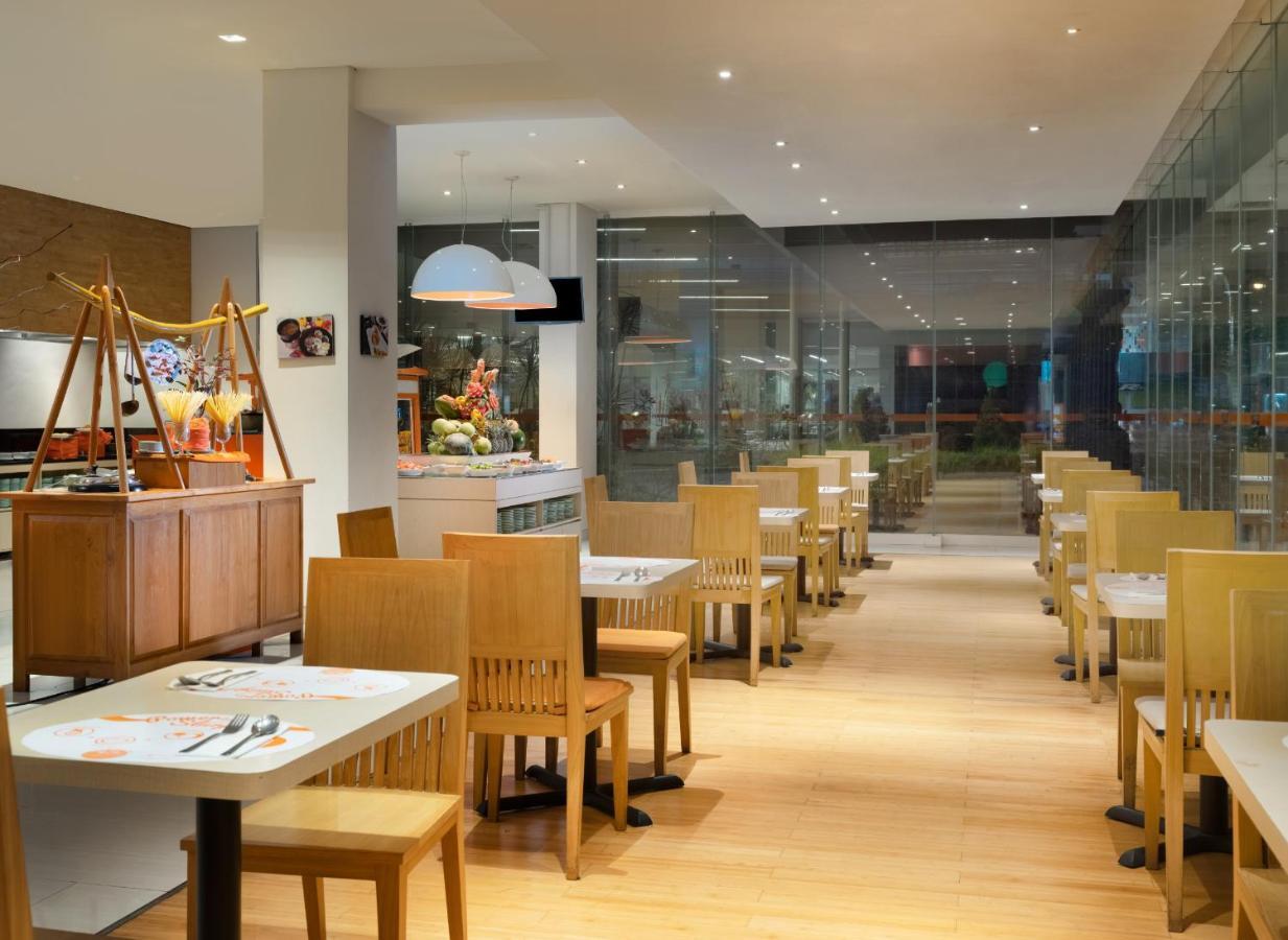 登巴萨哈里斯酒店 丹帕沙 外观 照片